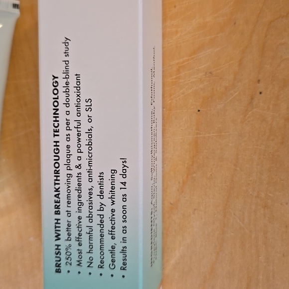 LivFresh Wintergreen Whitening Gel Toothpaste - Picture 2 of 4